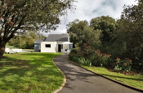 La Turballe Cottage | Cozy Green Retreat - 800m from Beaches, Close to Guérande & La Baule
