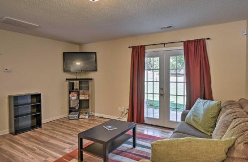 Greensboro House | Cozy Greensboro Townhome ~ 7 Mi to UNC Campus