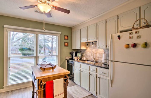 Greenwood Condo | Cozy Greenwood Condo w/Patio - 2 Mi to Downtown!