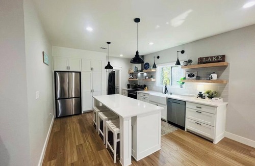 Clinton House | Cozy Greers Ferry Getaway