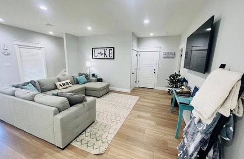 Clinton House | Cozy Greers Ferry Getaway