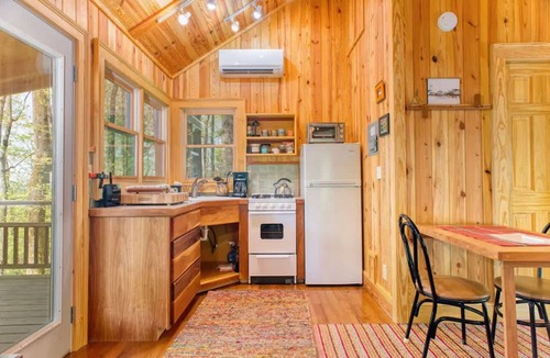 Chimney Rock Apartment | Cozy Guest Cabin Pet Friendly Secluded Peaceful