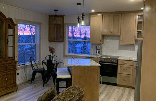 Pointe du Bois House | Cozy Guest cottage waterfront with screened in gazebo