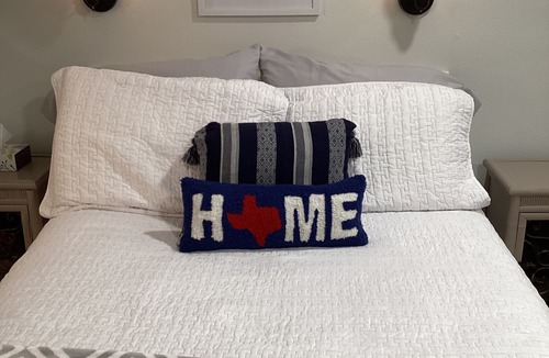 Camp Swift House | Cozy Guest House - Bastrop, TXnRelax in the pines!