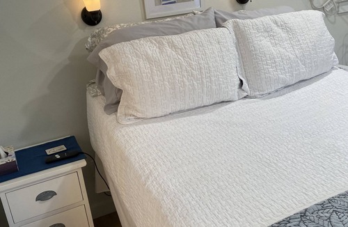 Camp Swift House | Cozy Guest House - Bastrop, TXnRelax in the pines!