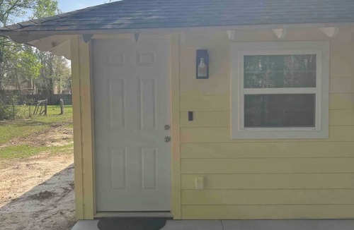 Orange House | Cozy Guest House on 3 acres