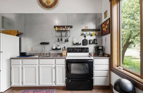 Austin House | Cozy Guest House on Fitzhugh Rd in the Hill Country, 14 miles to downtown Austin