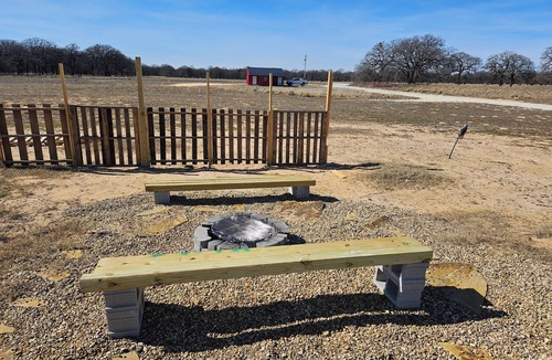 Kingston House | Cozy Guest Room in awesome Kingston with AC close to lake Texoma Lots of parking