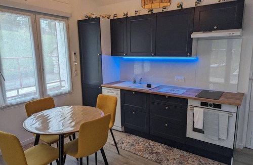 Montargis Bed & Breakfast | Cozy guest room in Montargis with private terrace