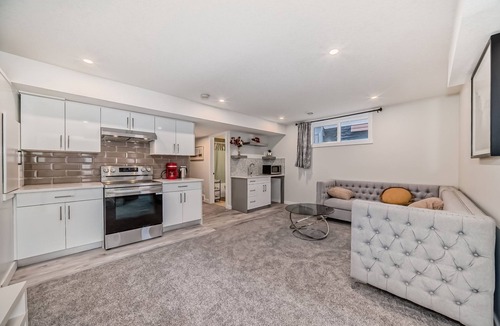 Evanston Apartment | Cozy Guest Suit