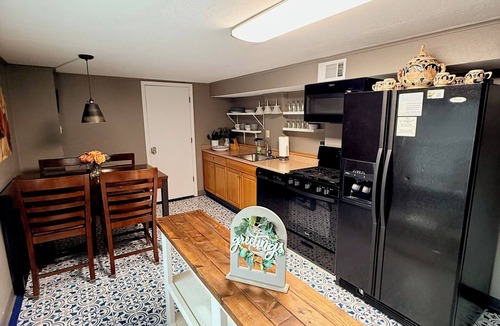 Lee's Summit House | Cozy Guest Suite near Downtown Lee's Summit