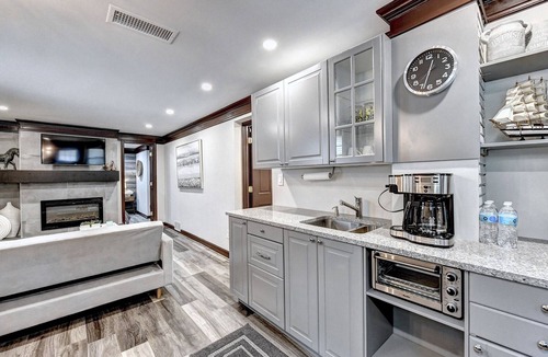 Lindridge-Martin Manor House | Cozy Guest-Suite