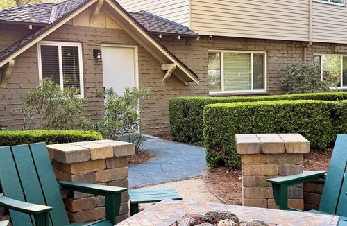 Old Mountain View Cottage | Cozy Guest Suite w/Private Entrance