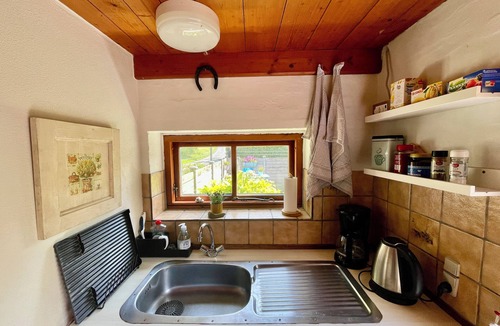 Broby Cabin | Cozy guesthouse by the South Funen Archipelago Trail. Whole house, pet friendly.