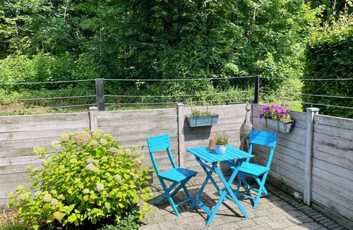 Broby Cabin | Cozy guesthouse by the South Funen Archipelago Trail. Whole house, pet friendly.