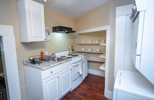 Near East Side Cottage | Cozy Guesthouse Near Downtown
