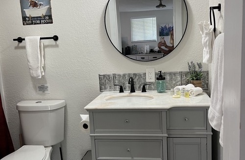 Wyldwood House | Cozy Guesthouse right outside Austin, TX Near COTA