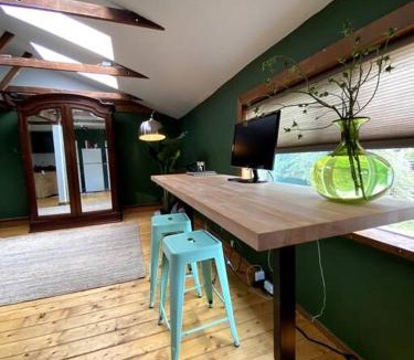 North Beacon Hill Apartment | Cozy guesthouse with sauna