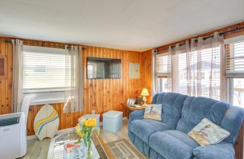 Hampton House | Cozy Hampton Cottage - Walk to Beaches & Marina!