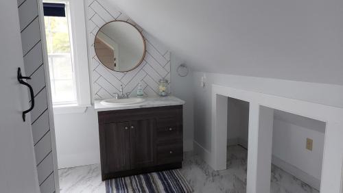 Goldboro Villa | Cozy Harbour House