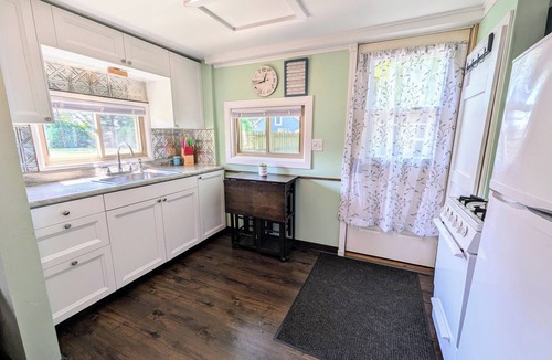 Upper Peninsula Michigan House | Cozy Haven - Little Lakefront Home