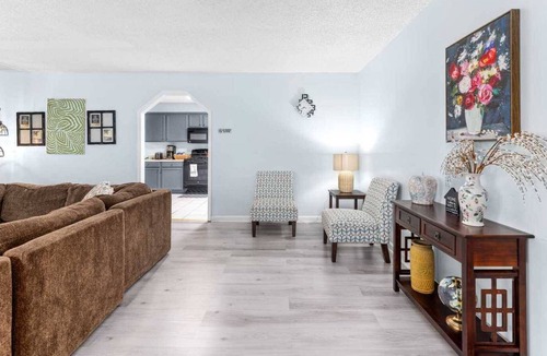 Scottdale House | Cozy Haven on Third Ave