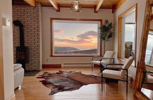Baie-St-Paul House | Cozy Haven w/Spa & Stunning Views