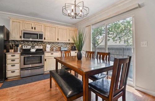 Heber House | Cozy Heber getaway pet ok sleeps 9 BBQ firepit