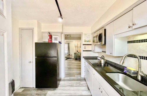 North Dallas Condo | Cozy Hideaway, Central Location, Modern Elegance