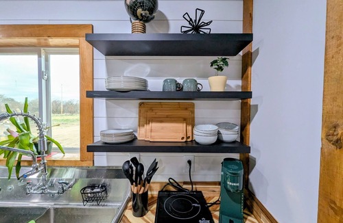 Jackson County Cabin | Cozy Hideaway in Rustic Container Home on Private 10 Acres - Fire pit & Hot tub