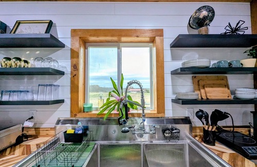 Jackson County Cabin | Cozy Hideaway in Rustic Container Home on Private 10 Acres - Fire pit & Hot tub