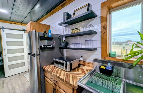 Jackson County Cabin | Cozy Hideaway in Rustic Container Home on Private 10 Acres - Fire pit & Hot tub