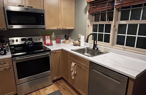 The Galena Territory Cottage | Cozy Hideaway with 3 Season Lake View