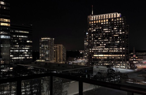 North Buckhead Apartment | Cozy high rise in Buckhead with city view