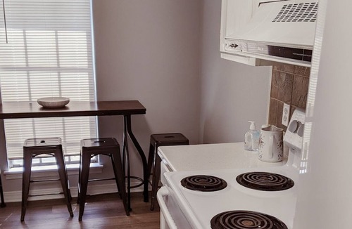 Highland Historic District House | Cozy Highland Condo Private Garage Near Downtown