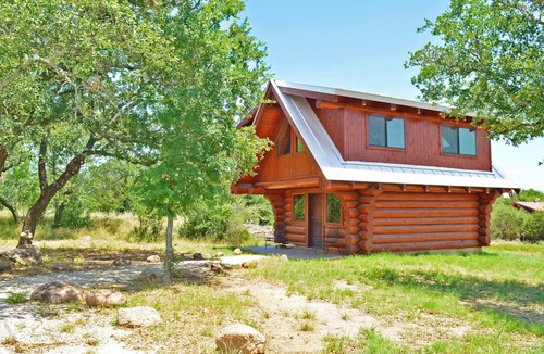 Marble Falls Cabin | Cozy Hill Country Cabin Near Lake King Loft
