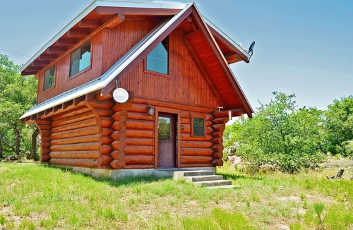 Marble Falls Cabin | Cozy Hill Country Cabin Near Lake King Loft