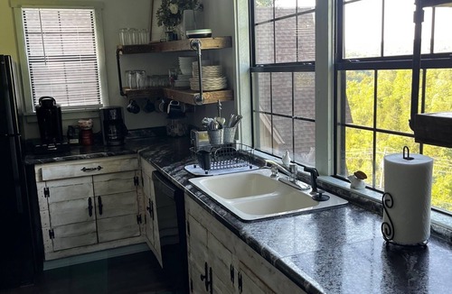 Marble Falls House | Cozy Hillside Cottage at Marble Falls - 5 miles from the upper Buffalo River.