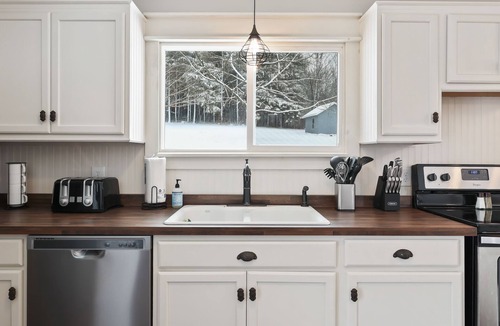 Ellicottville House | Cozy Hillside Retreat- Hot Tub with Amazing Views