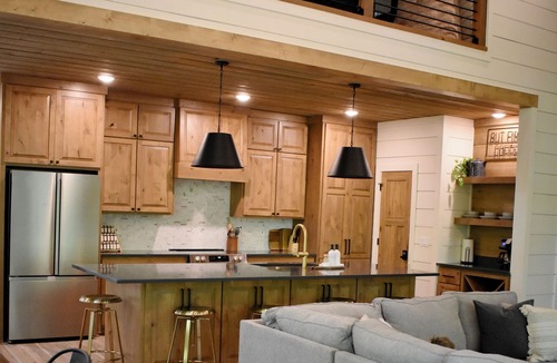 Hoyt House | Cozy Hilltop Hideaway at Lake Eufaula. Back deck Hot tub and balcony Lakeview!