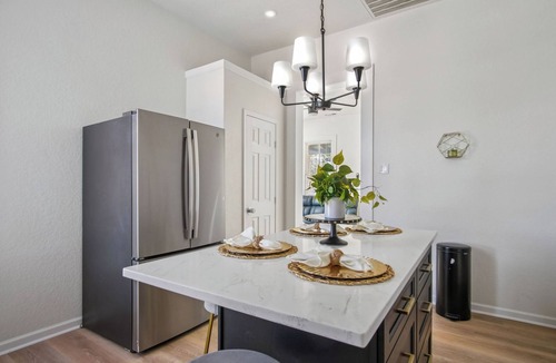 Denver Heights Apartment | Cozy Historic Gem: 5 Mins to Downtown SA