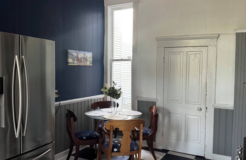 Highlands Apartment | Cozy Historic Home Near Louisville’s Best Spots.