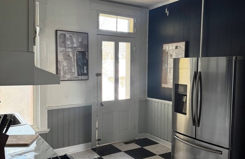 Highlands Apartment | Cozy Historic Home Near Louisville’s Best Spots.