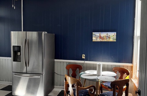 Highlands Apartment | Cozy Historic Home Near Louisville’s Best Spots.