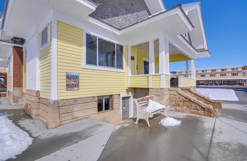 Cannonville Cottage | Cozy Historic Home w/Games, Near Bryce Canyon!