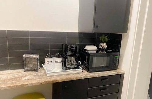 SoNo Apartment | Cozy Historic Midtown Apartment