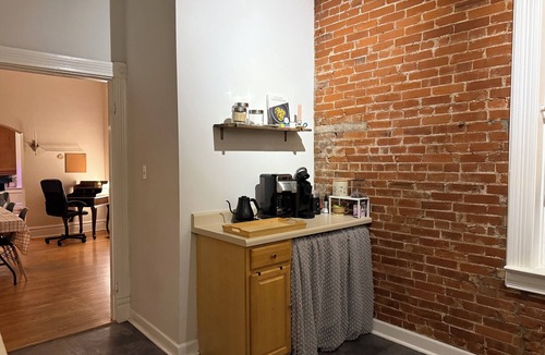 St. Louis House | Cozy, historic South St. Louis bungalow. Right off I-55 making trips 10-20min!