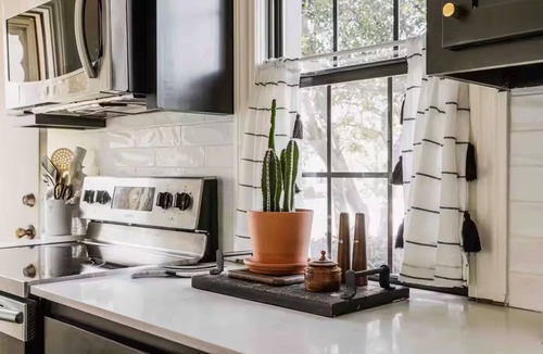 Edmond House | Cozy Historical Home, Walk to Downtown Edmond