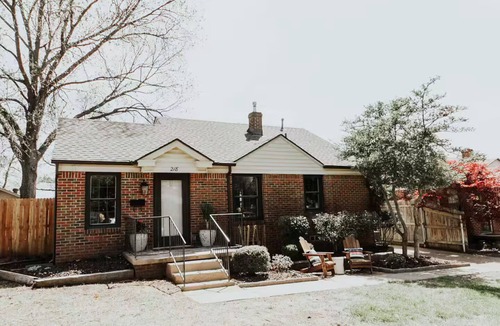 Edmond House | Cozy Historical Home, Walk to Downtown Edmond