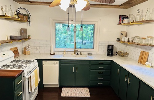 Pulaski House | Cozy Historical Riverside Cottage on Salmon River - King and Queen Beds